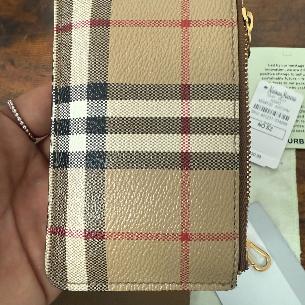 Burberry Kelbrook Check Wallet/Key Pouch
Pre Loved - Picture 9 of 9